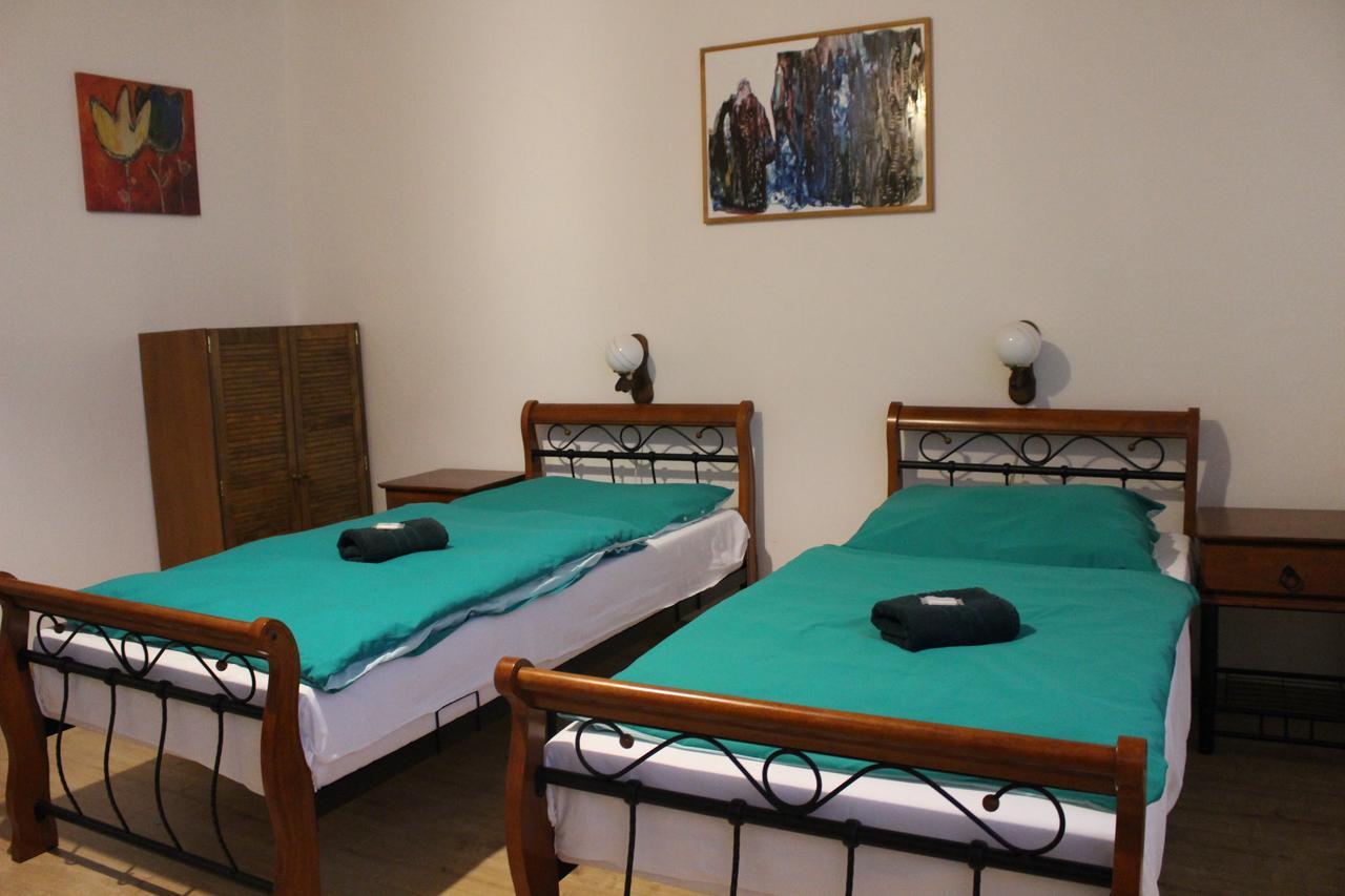 Hotel Cerny Kun لوني المظهر الخارجي الصورة